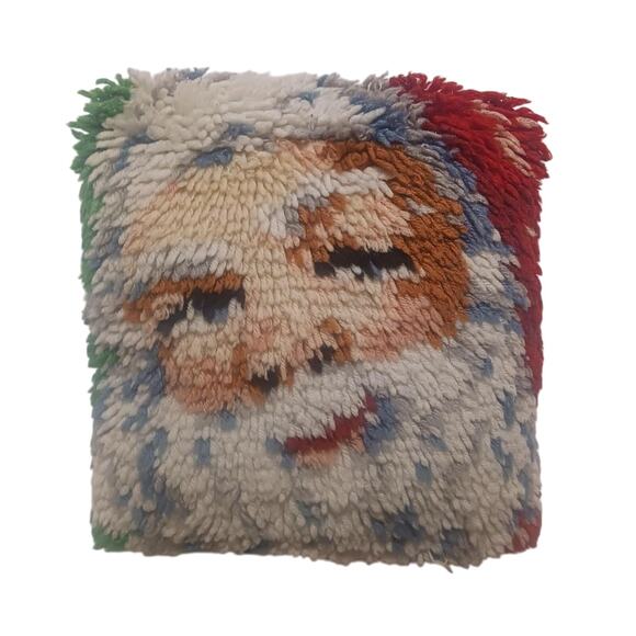 Vintage 70s Christmas Santa throw pillow, handmade latchhook decor 11" square - Picture 1 of 5